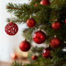 Set de ornamente pentru brad – 100 de globuri + vârf stea – roșu
