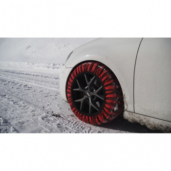 Huse antiderapante ISSE Model Classic roșii – șosete de zăpadă textile pentru anvelope auto, montaj rapid și aderență excelentă