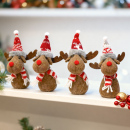 Decorațiune Crăciun - Ren cu Căciuliță (Manó) - 18 cm - 4 modele Decorațiune Crăciun - Ren cu Căciuliță (Manó) - 18 cm - 4 modele